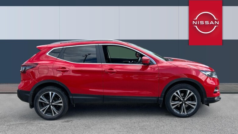 Nissan Qashqai 1.3 DiG-T N-Connecta 5dr Petrol Hatchback